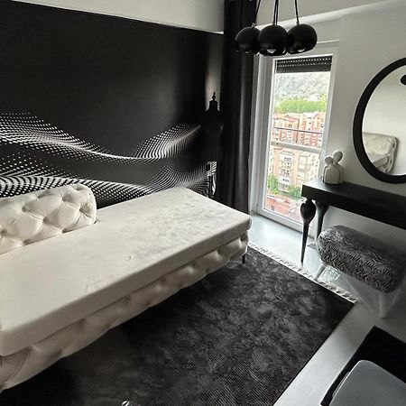 Sandev Apartments Black&White Štip Extérieur photo